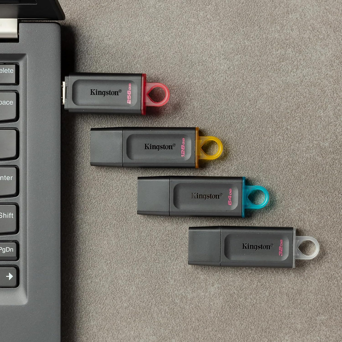 Kingston DataTraveler Exodia DTX/64GB-2P USB-minne USB 3.2 Gen 1 – med skyddskåpa och nyckelring i flera färger