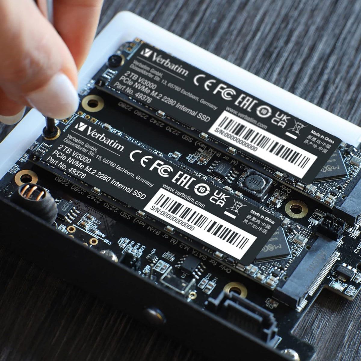 Verbatim Vi560 S3 SSD, intern SSD-enhet med 2 TB datalagring, Solid State Drive med SATA III M.2 2280 och 3D NAND-teknik, svart, perfekt för bärbar dator och Ultrabook