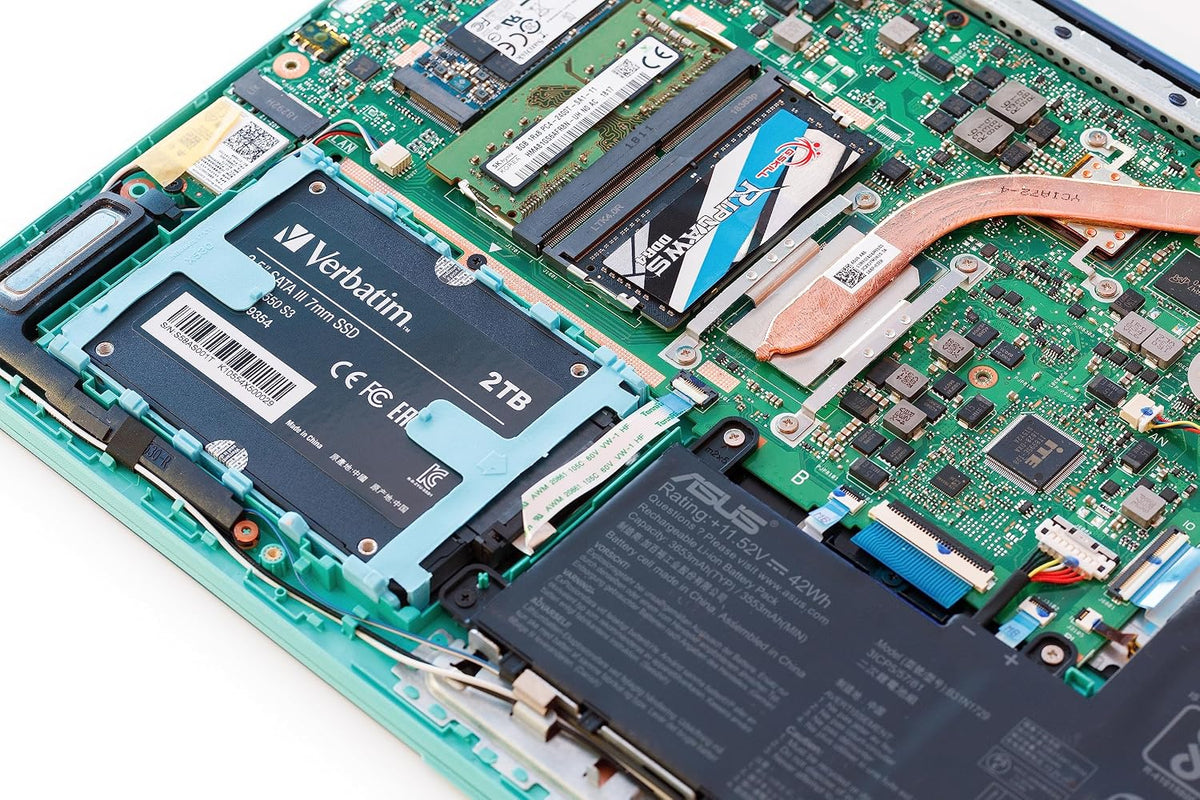 Verbatim Vi560 S3 SSD, intern SSD-enhet med 2 TB datalagring, Solid State Drive med SATA III M.2 2280 och 3D NAND-teknik, svart, perfekt för bärbar dator och Ultrabook
